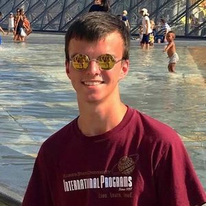 Meet your Posher, Jonmark